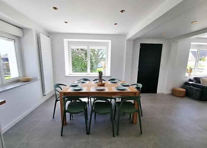Maison Familiale - 10Pers - 3 Etoiles - Lumineuse Et Cosy - Draps Et Serviettes Inclus - Parking - La Torche 9 Min
