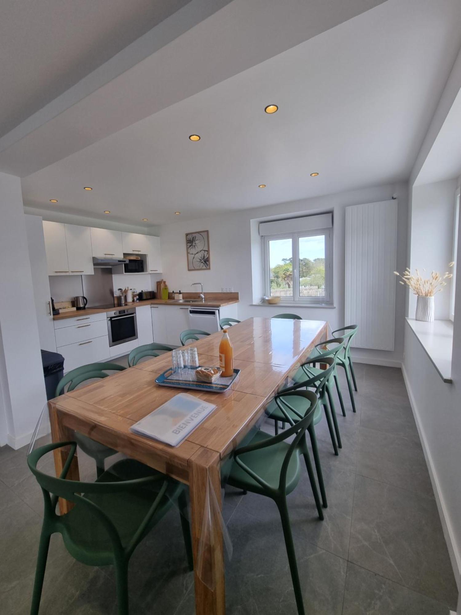 Holiday home Maison Familiale - 10pers - 3 Etoiles - Lumineuse Et Cosy - Draps Et Serviettes Inclus - Parking - La Torche 9 Min
